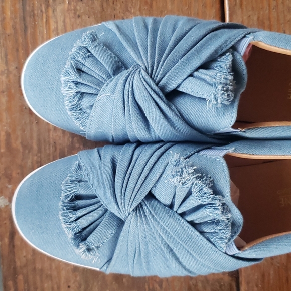 Blue women shoes, sneakers size 7 - Picture 6 of 7